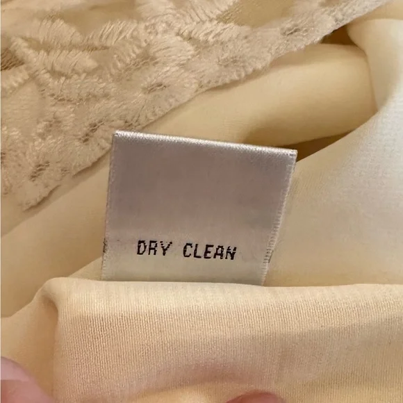 Nicole Miller Embroidered Lace Mesh Pencil Skirt NWOT - Picture 6 of 6